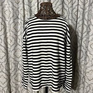 Jones New York Signature Tunic, Black and White Stripe Knit Top, XXL.